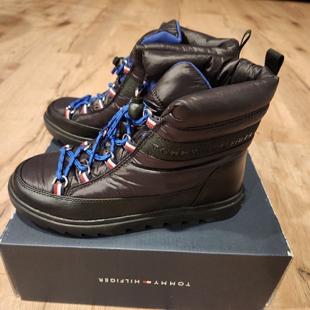 TOMMY HILFIGER Womens Black Quilted Saymina Round Toe Lace-Up Boots Shoes 6 SIZE